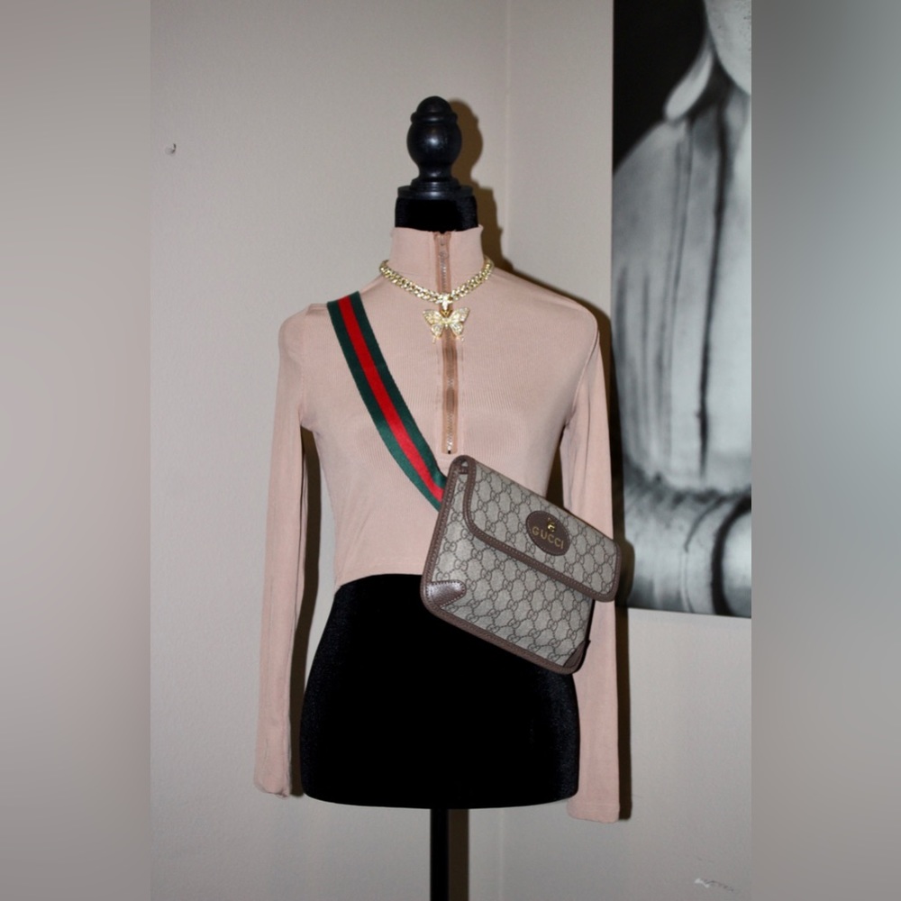 SHEIN Long Sleeve Crop Top